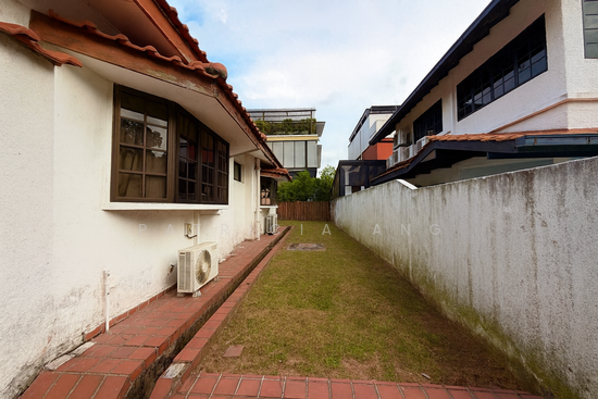 Sunset Square / Sunset Way Estate photo 2