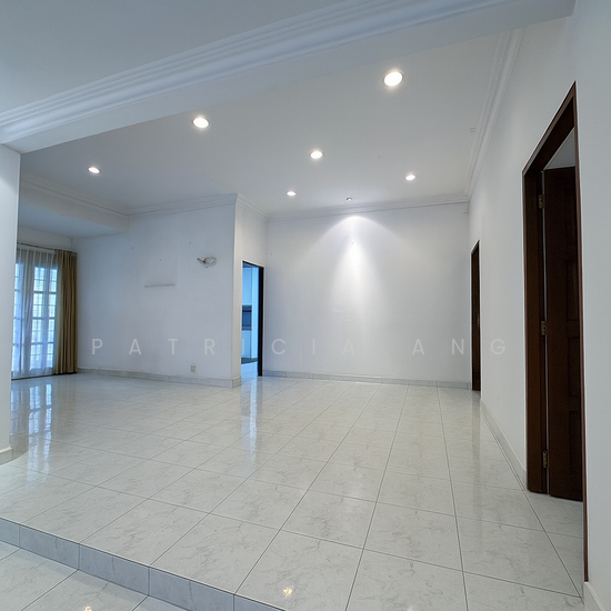 Sunset Square / Sunset Way Estate photo 5