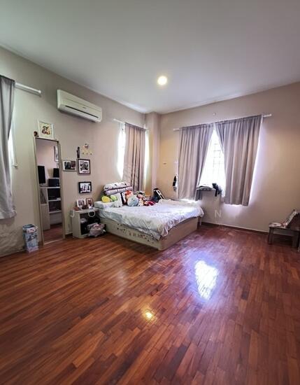 District 19, Detached House for SALE photo 3