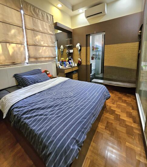 Good sized semi D in Telok Kurau! photo 4