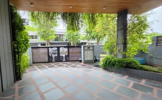 Beautiful 3.5Sty Semi-D With Lift & Pool @ East Coast/Frankel Locale image 1 of 10