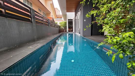 Beautiful 3.5Sty Semi-D With Lift & Pool @ East Coast/Frankel Locale photo 2