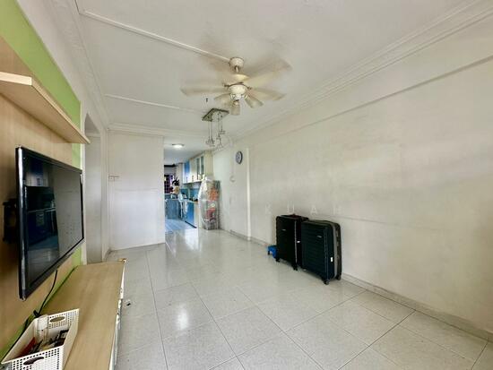 121 ANG MO KIO AVENUE 3