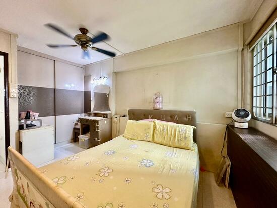 121 ANG MO KIO AVENUE 3 photo 4
