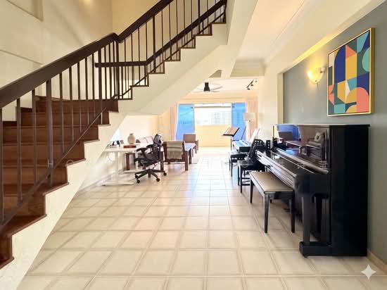 317 SERANGOON AVENUE 2 photo 4