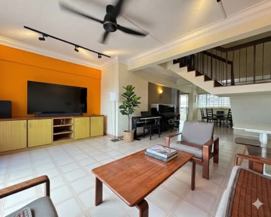 317 SERANGOON AVENUE 2 photo 5