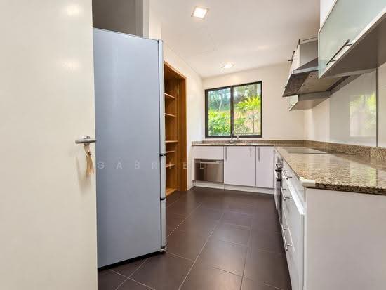 ADAM PARK CONDOMINIUM photo 4