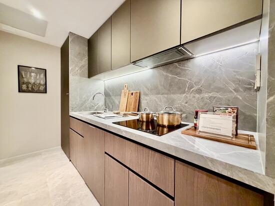 NEWPORT RESIDENCES photo 2