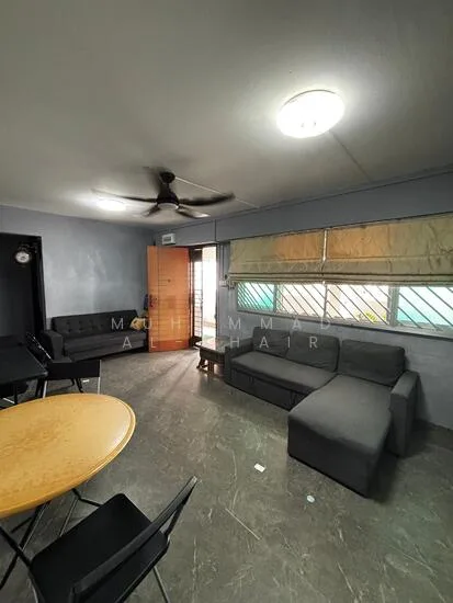407 Yishun Avenue 6 image 1 of 10
