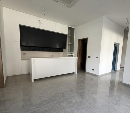 Brand-New Elegant 4 Levels Semi D With Lift Access At Telok Kurau photo 2
