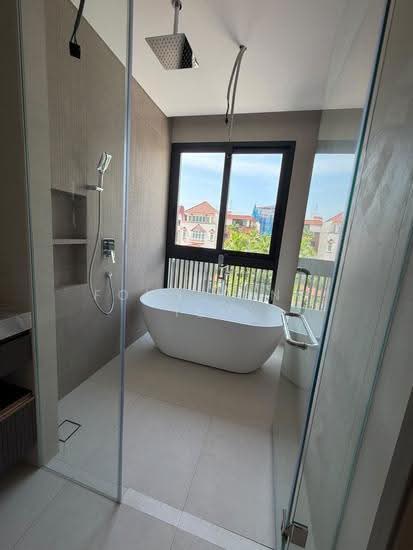 Brand-New Elegant 4 Levels Semi D With Lift Access At Telok Kurau photo 5