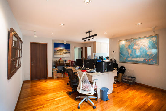 Keris! 2.5stry Detached! Pool! photo 2