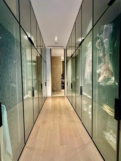 MEYERHOUSE photo 6