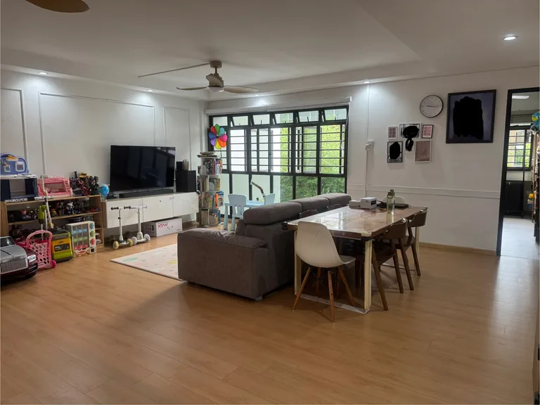 Blk 650A JURONG WEST ST 61 image 1 of 10