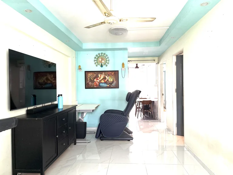 Blk 249 JURONG EAST ST 24 image 1 of 10