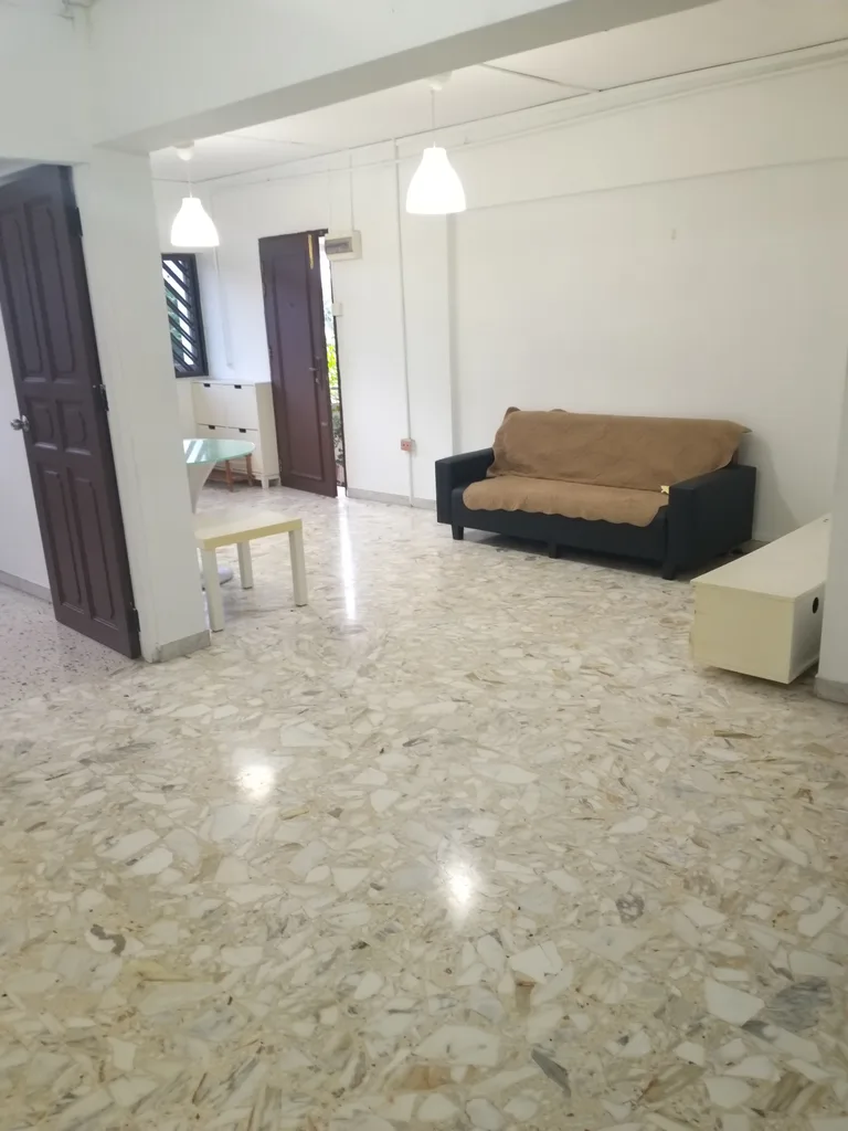 Blk 212 ANG MO KIO AVE 3 image 1 of 8