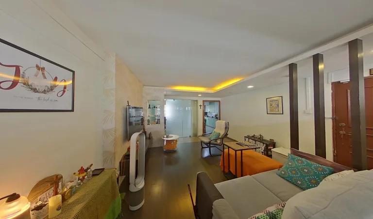 Blk 220 LOR 8 TOA PAYOH image 1 of 10