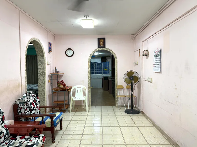 Blk 704 YISHUN AVE 5 image 1 of 8