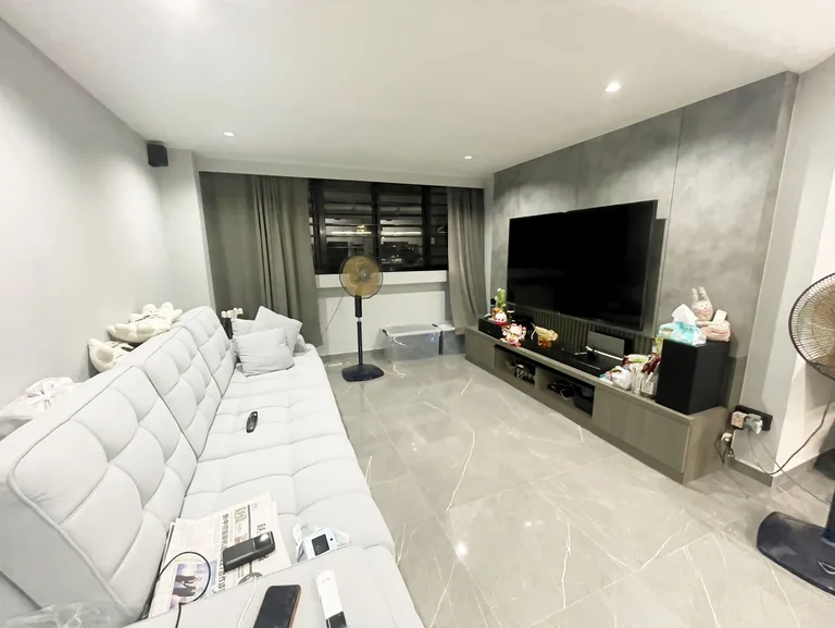 Blk 681A JURONG WEST CTRL 1 image 1 of 5