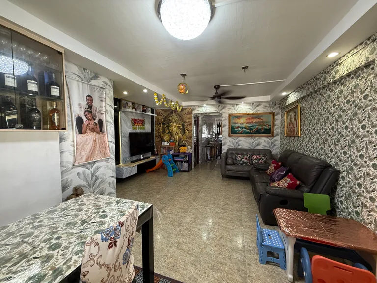 Blk 243 JURONG EAST ST 24 image 1 of 7
