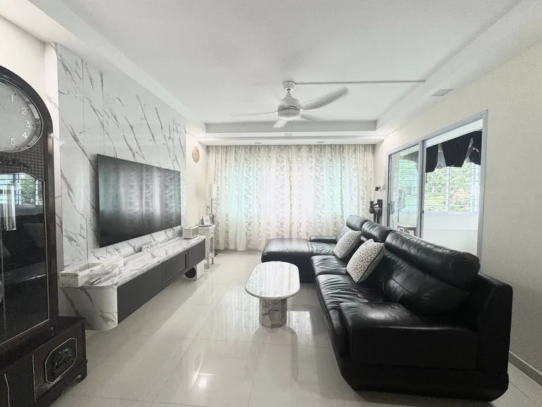 Blk 538 HOUGANG ST 52 image 1 of 9
