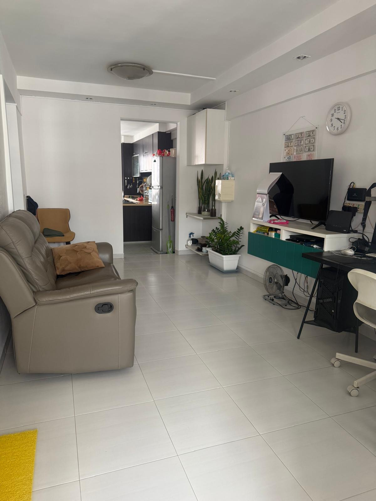 Blk 635 ANG MO KIO AVE 6 image 1 of 10