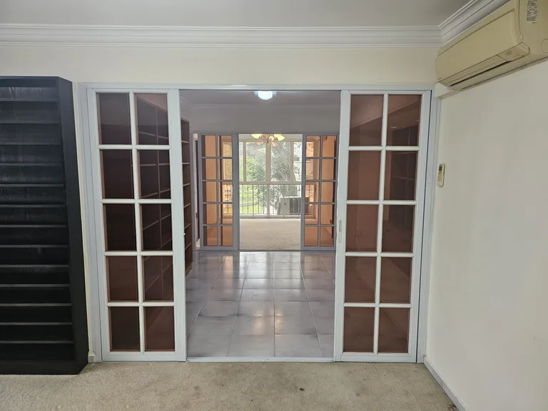 Blk 215 LOR 8 TOA PAYOH image 1 of 10