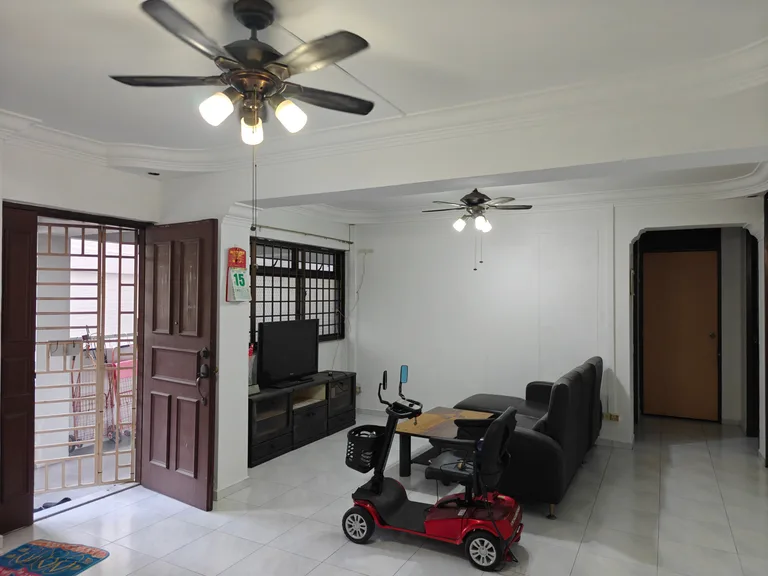 Blk 894D WOODLANDS DR 50 image 1 of 10