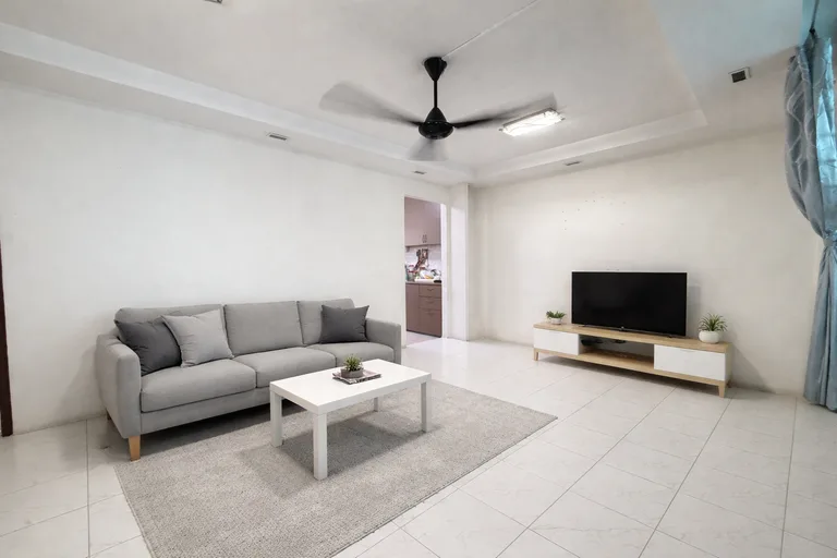 Blk 234 SERANGOON AVE 3 image 1 of 5