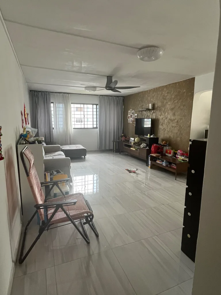 Blk 219A JURONG EAST ST 21 image 1 of 8