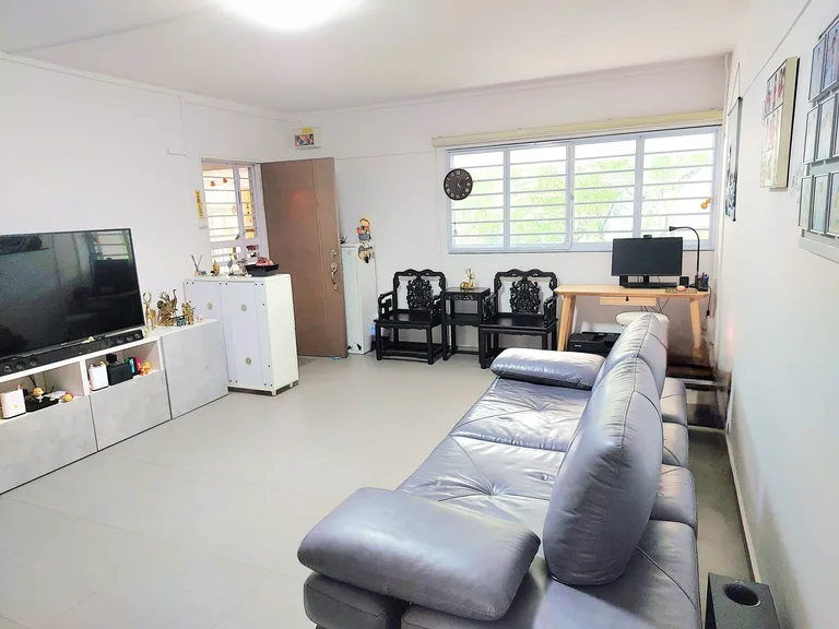 Blk 9 GLOUCESTER RD image 1 of 9