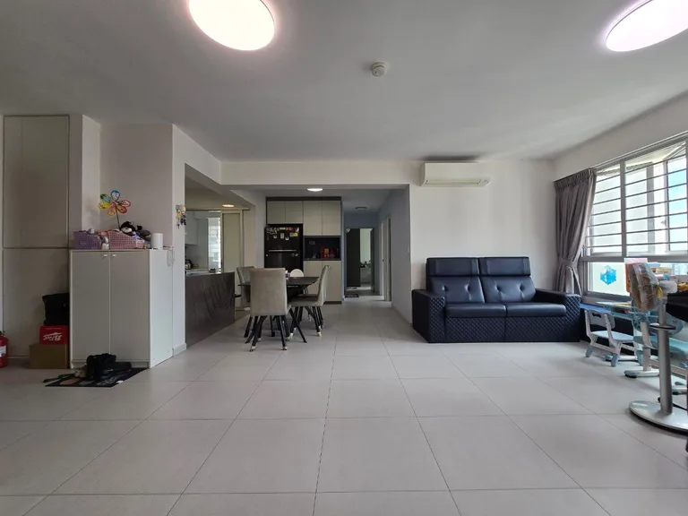 Blk 228B ANG MO KIO ST 23 image 1 of 10