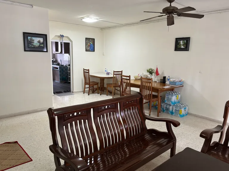 Blk 160 WOODLANDS ST 13 image 1 of 4