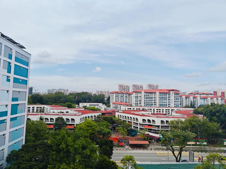 Blk 225A JURONG EAST ST 21 image 1 of 10