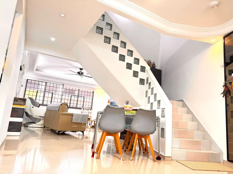 Blk 714 JURONG WEST ST 71 image 1 of 10