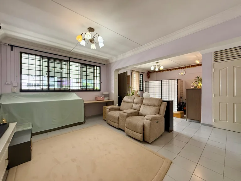 Blk 553 HOUGANG ST 51 image 1 of 9