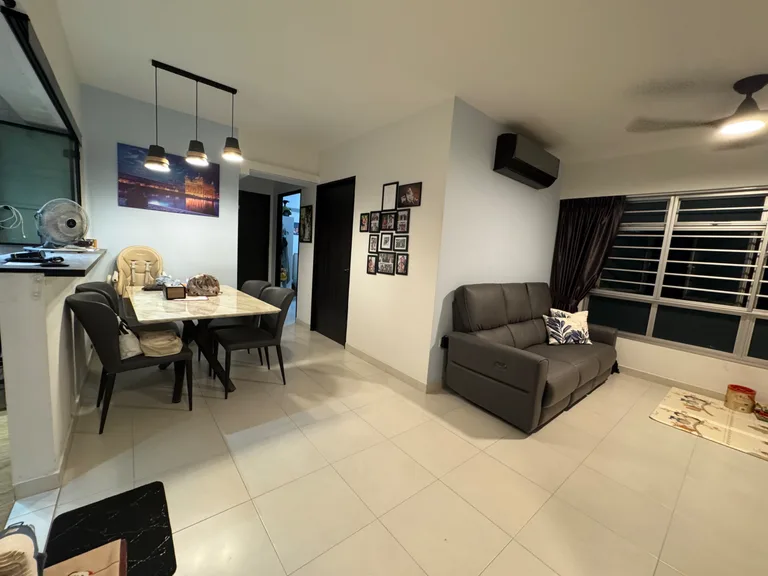 Blk 310B ANG MO KIO AVE 1 image 1 of 10