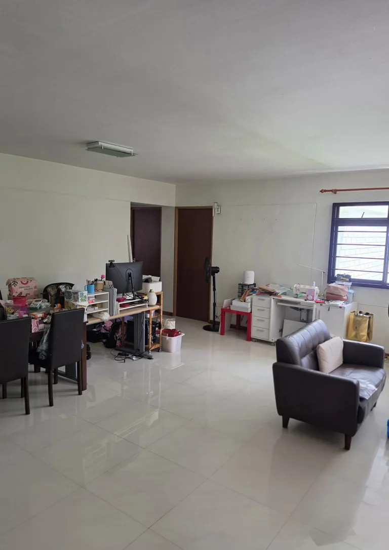 Blk 276B JURONG WEST AVE 3 image 1 of 5