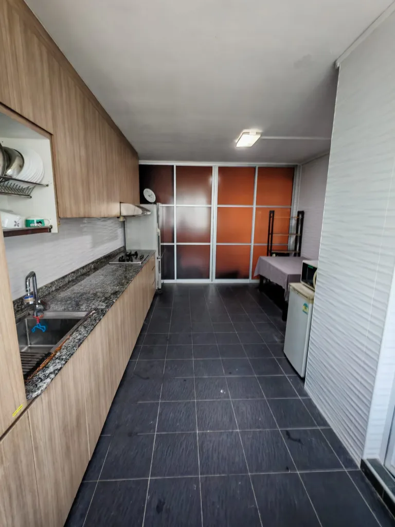Blk 156 SIMEI RD image 1 of 10
