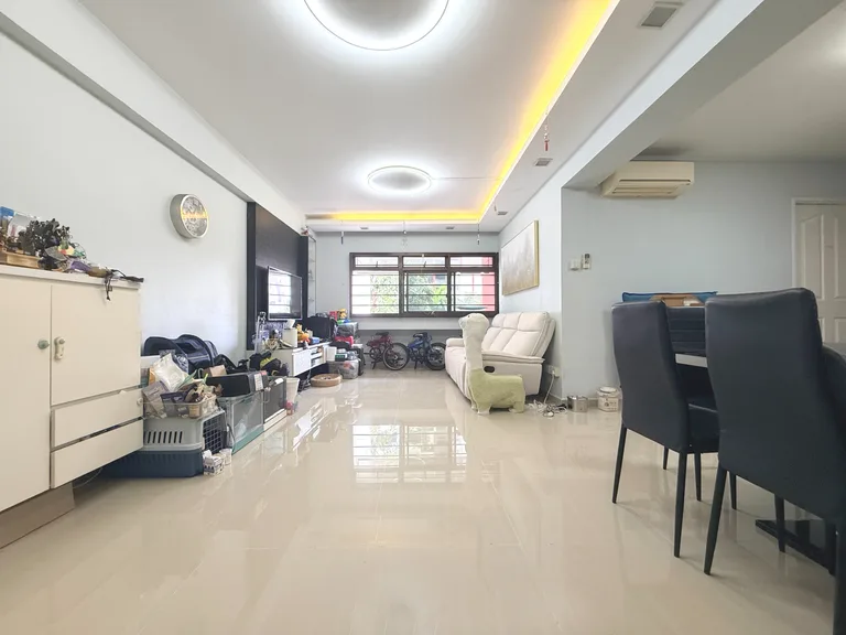 Blk 277 TOH GUAN RD image 1 of 10