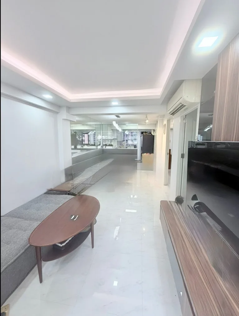 Blk 85 WHAMPOA DR image 1 of 8