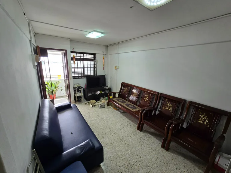 Blk 558 ANG MO KIO AVE 10 image 1 of 6