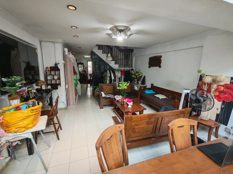 Blk 559 JURONG WEST ST 42 image 1 of 4
