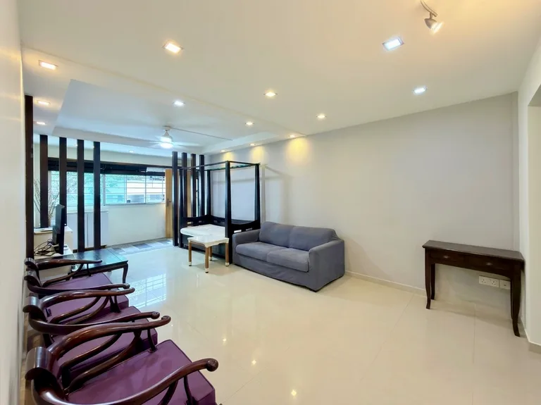 Blk 155 WOODLANDS ST 13 image 1 of 10