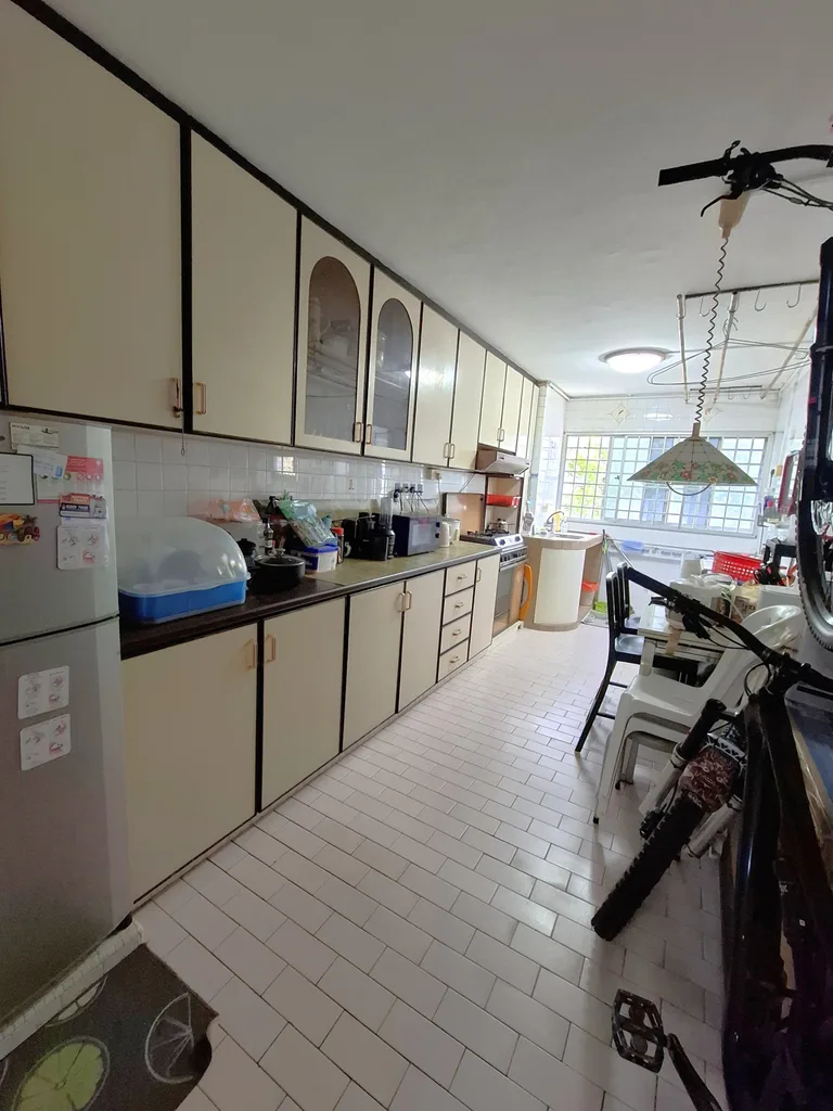 Blk 630 HOUGANG AVE 8 image 1 of 8