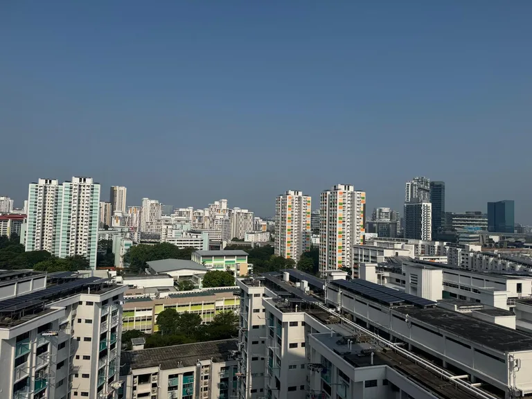 Blk 219A JURONG EAST ST 21 image 1 of 10