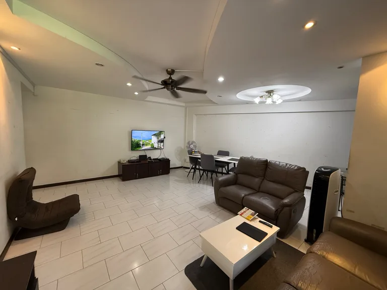Blk 521 SERANGOON NTH AVE 4 image 1 of 10