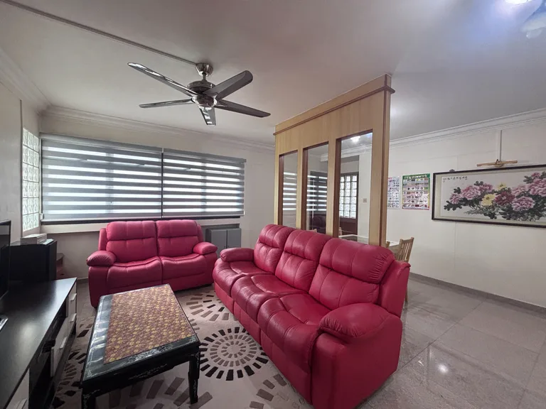 Blk 686B CHOA CHU KANG CRES image 1 of 10