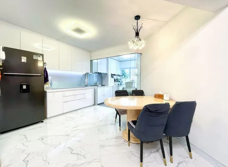 Blk 211 BT BATOK ST 21 image 1 of 6