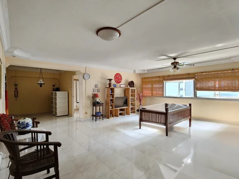 Blk 551 CHOA CHU KANG ST 52 image 1 of 10